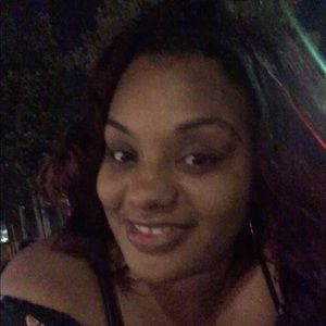 Meet your Posher, Akisha