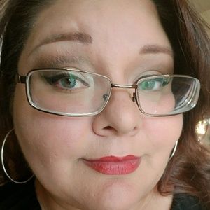 Meet your Posher, Sandy