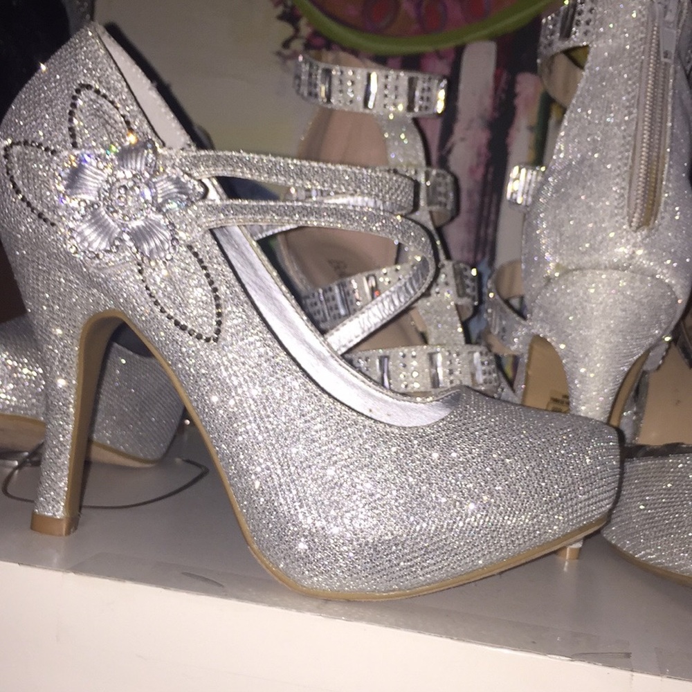 New heels size 7