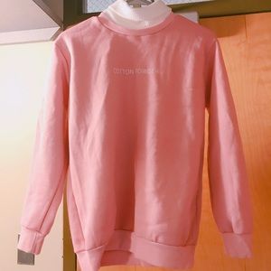 pink sweatshirt with turtle