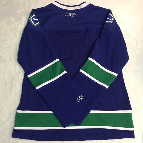 Youth - Reebok Vancouver Canucks Hockey Jersey - Picture 2 of 6