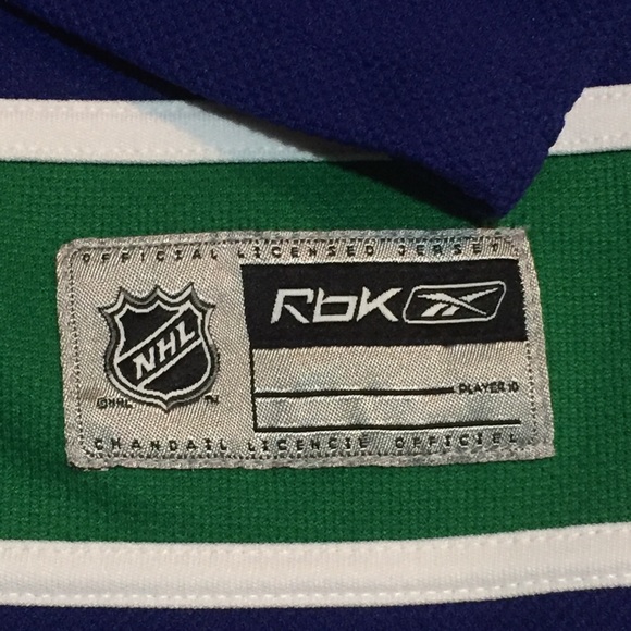 Youth - Reebok Vancouver Canucks Hockey Jersey - Picture 4 of 6