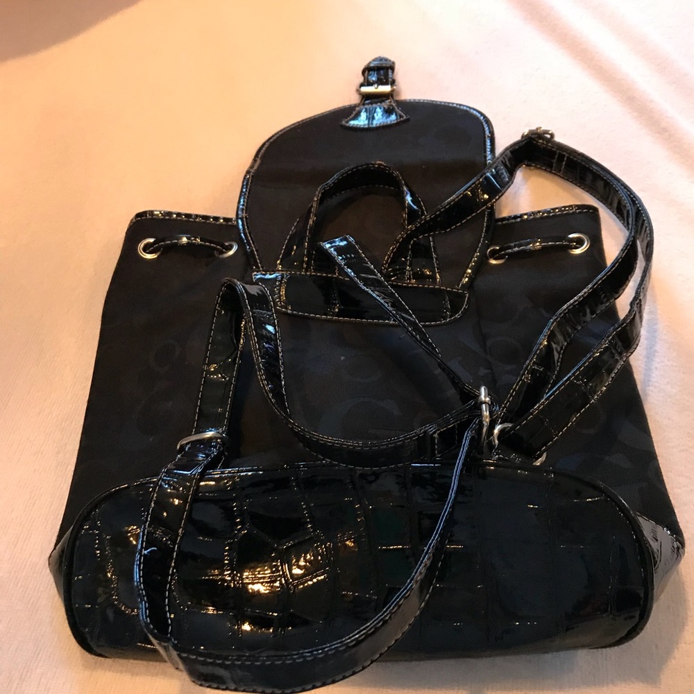 Back pack - Picture 3 of 3