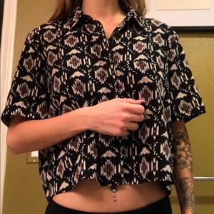 Forever 21 l Hawaiian style button up collar top