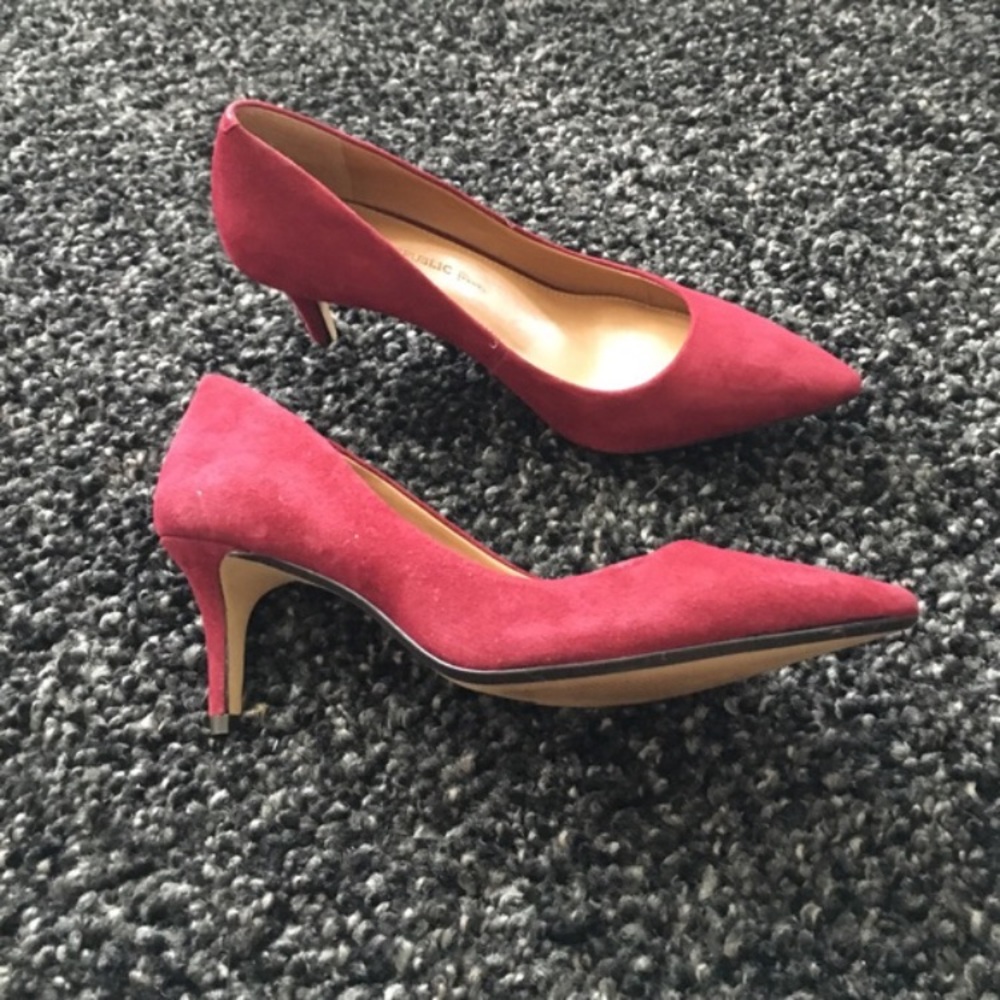 Banana Republic Suede Pointed Toe Heels