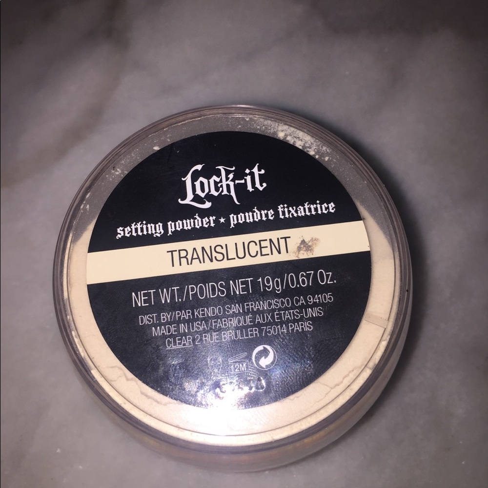 Kat Von D "Lock it" Loose Powder