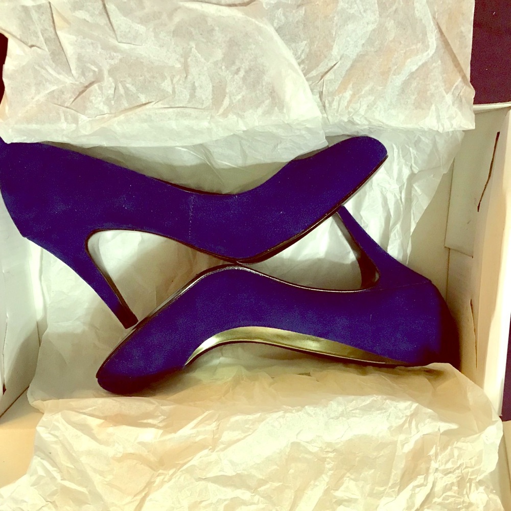 Style & Co. blue heels. Size 6. New w/o tags.