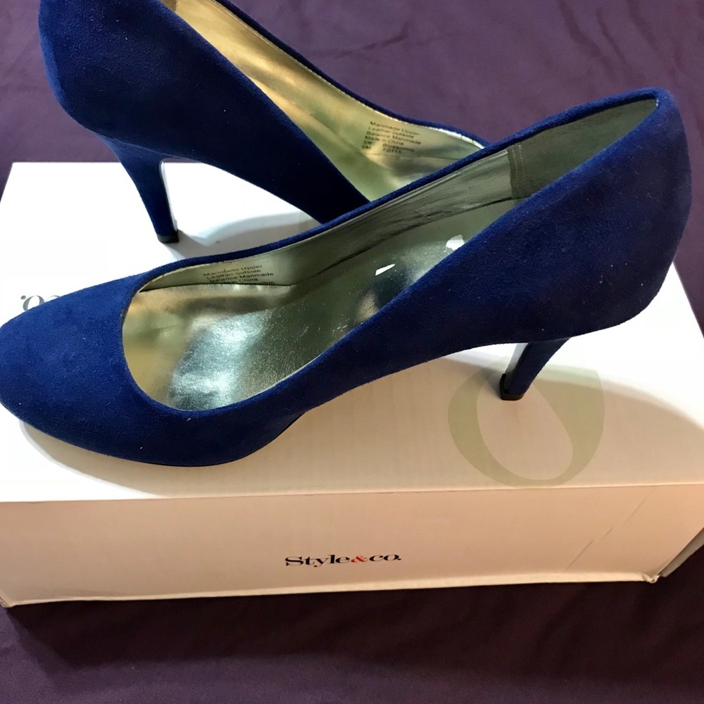 Style & Co. blue heels. Size 6. New w/o tags. - Picture 3 of 5