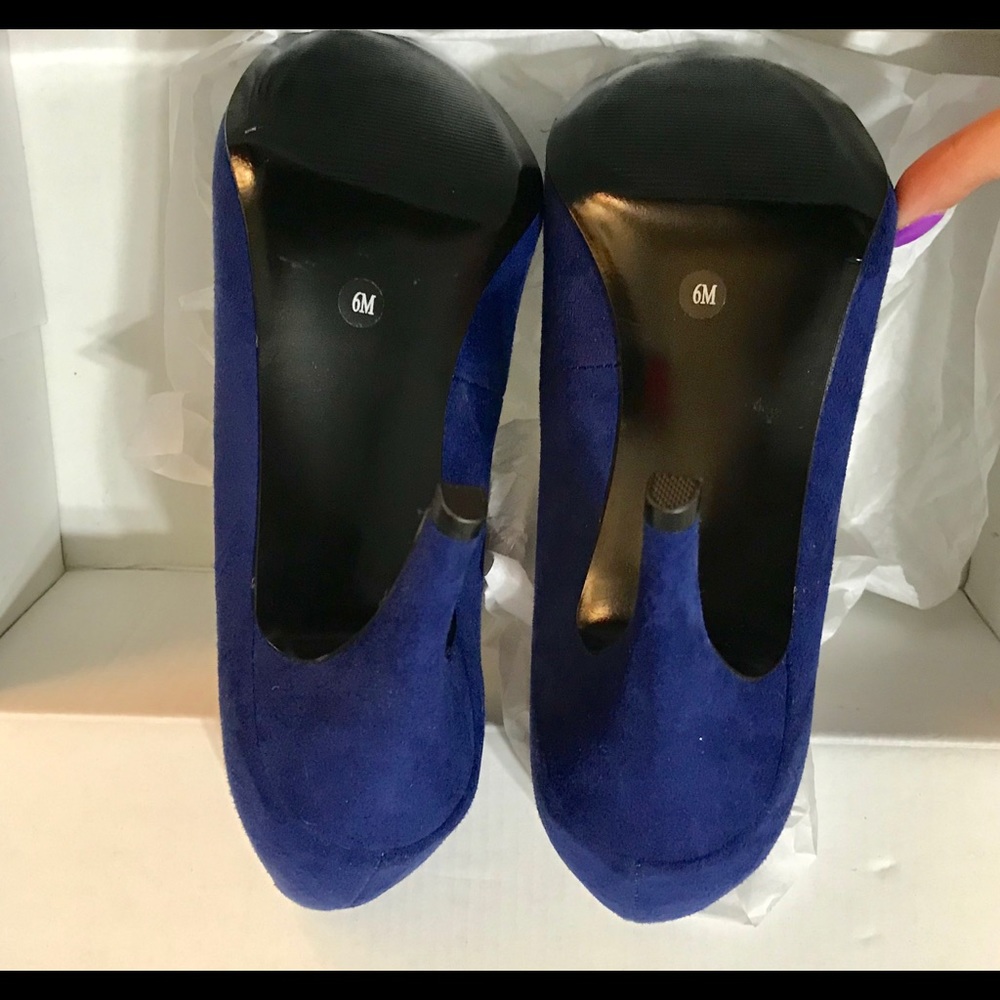 Style & Co. blue heels. Size 6. New w/o tags. - Picture 5 of 5