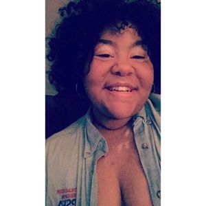 Meet your Posher, Kayla