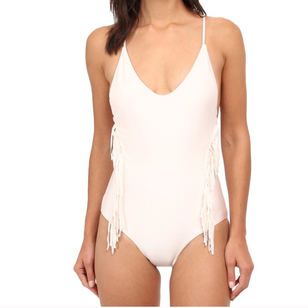 Amuse society one piece