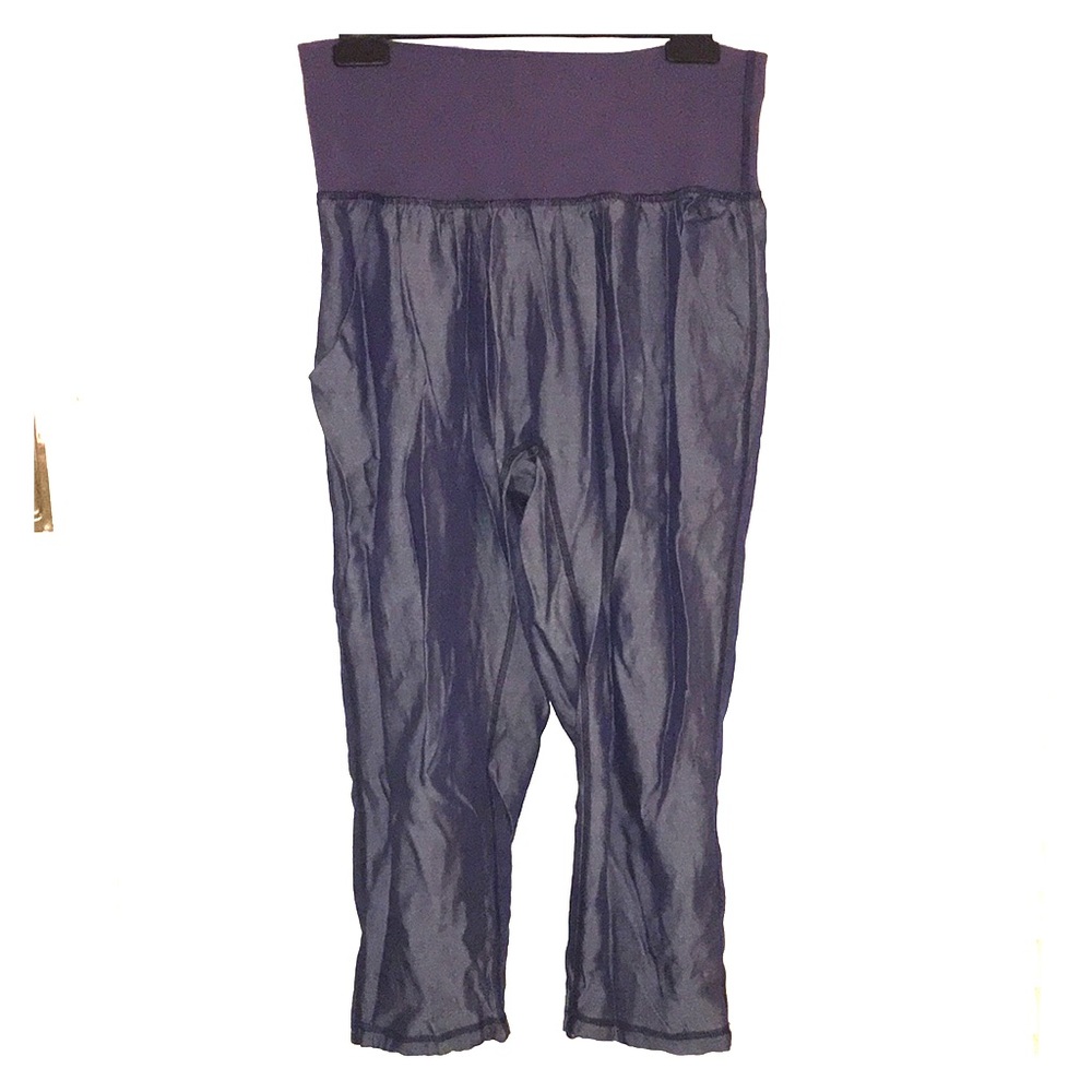 Lululemon tencel denim blue ankle crops. 4.