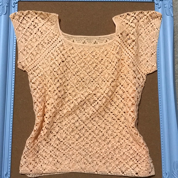 Tops - Vintage peach crochet top