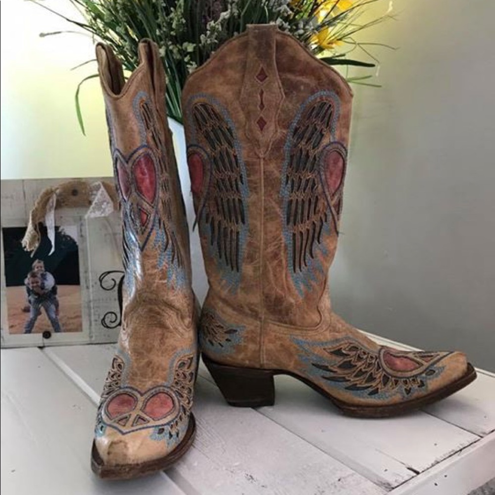 Women’s CORRAL vintage heart boots