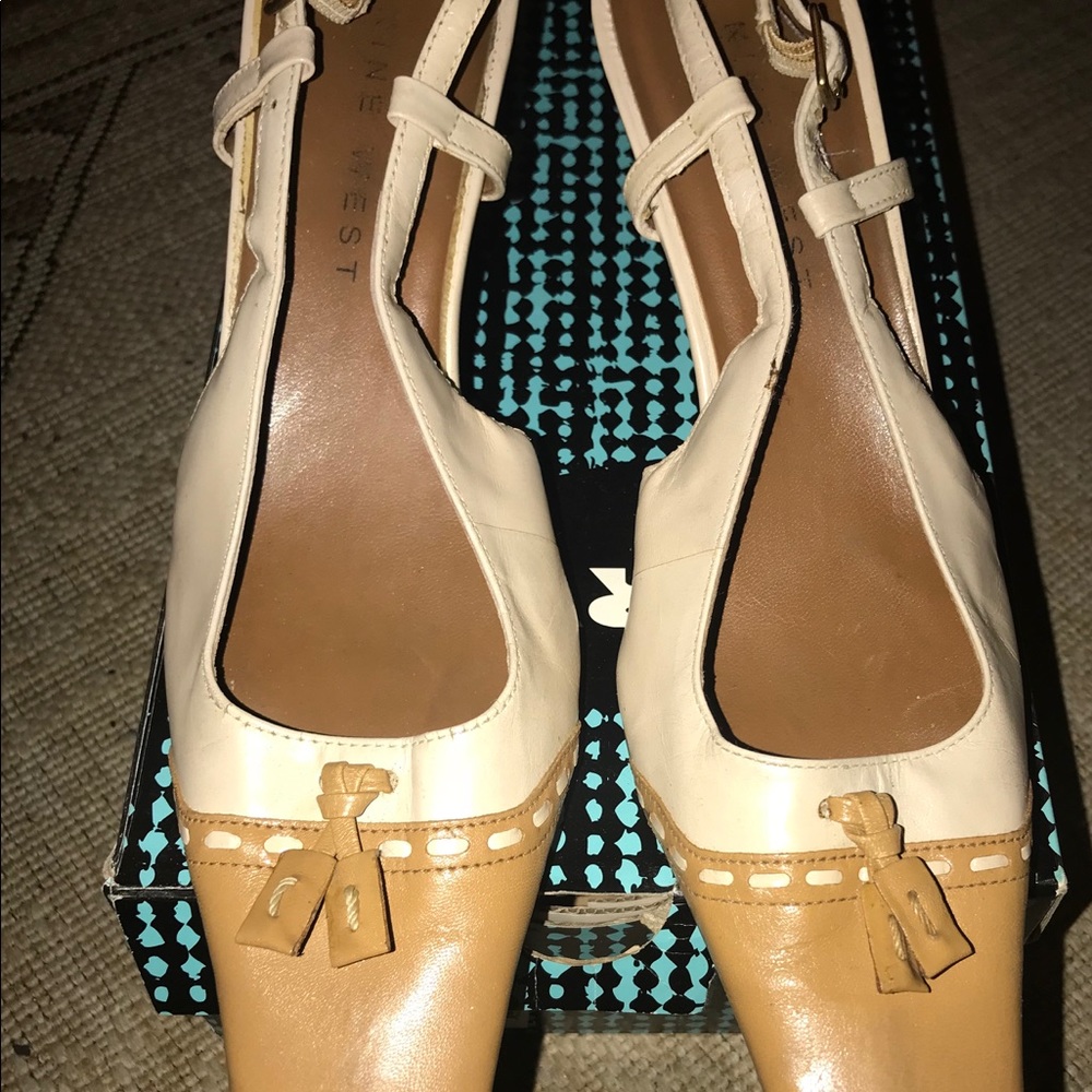 Spectator slingback pump.