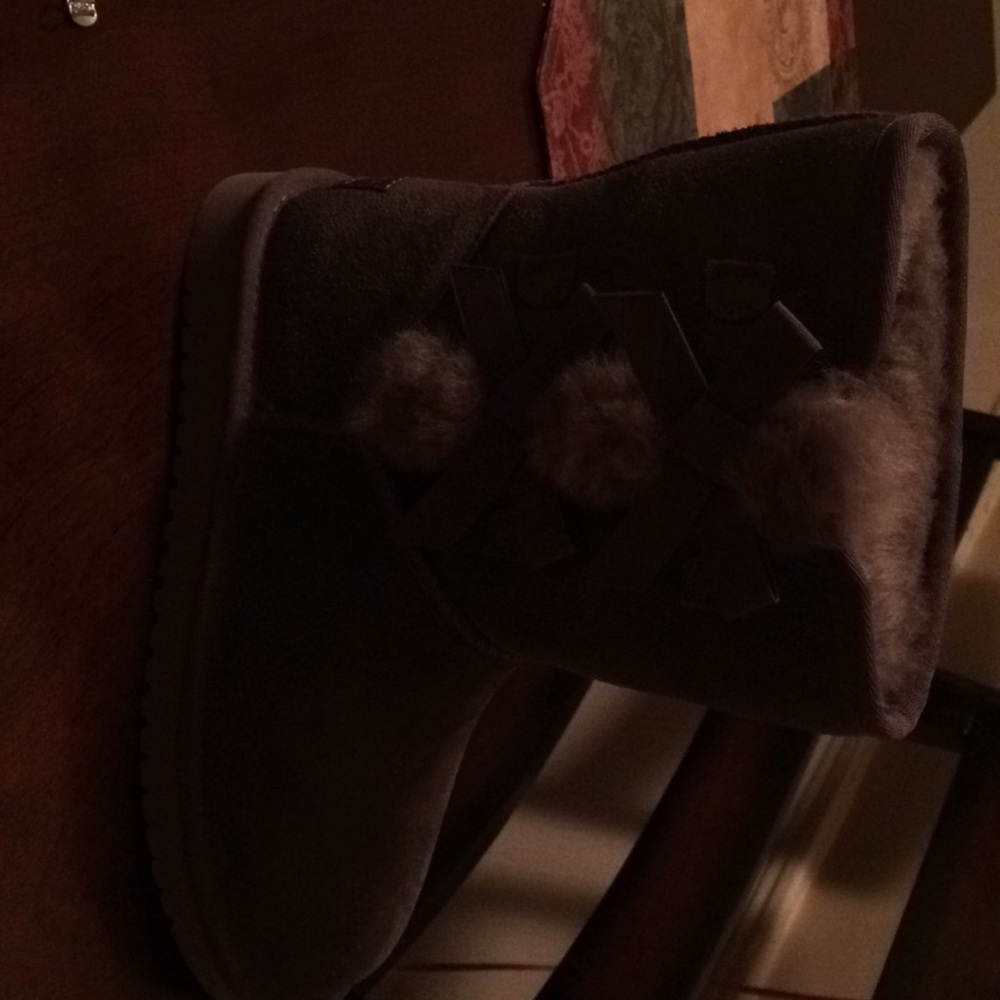 Gray ugg boots