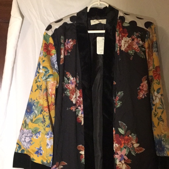 LAST ONE!  NWT Patchwork Floral Kimono Robe L - Picture 4 of 7
