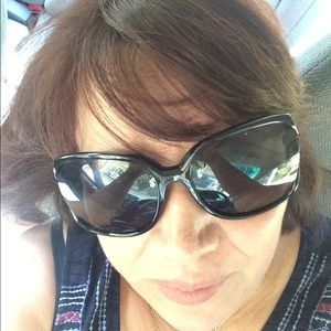 Meet your Posher, Monica