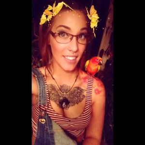 Meet your Posher, Elyse