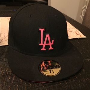 Black LA 59 fifty hat!Worn once! Pet/Smoke free