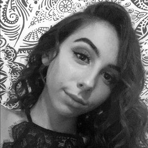 Meet your Posher, Gia