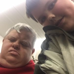 Meet your Posher, Ashton