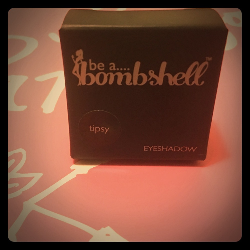 Be a Bombshell Eyeshadow - "Tipsy" - Deep Plum