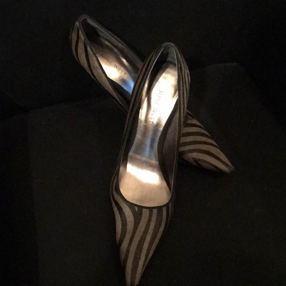 Nine West fur zebra pump