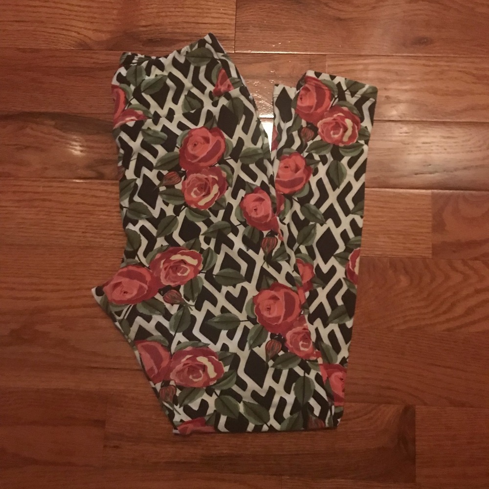 Lularoe Roses leggings