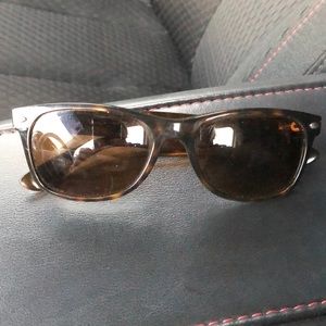 Raybans sunglasses