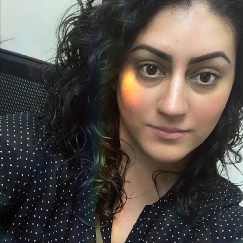 Meet your Posher, Venessa