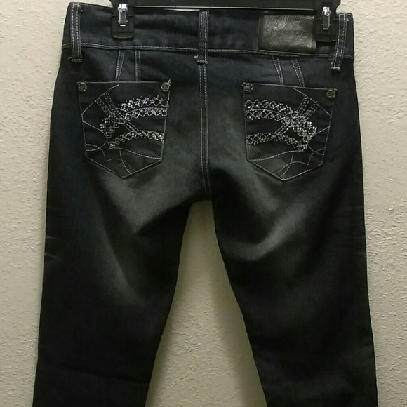 #027👉🏼🚨ALREADY GONE🚨Blackish Blue Faded Skinny Jeans For Woman/Teen - Picture 3 of 5