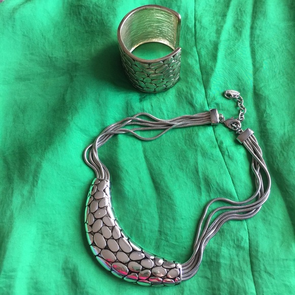 Necklace and bracelet set - Picture 2 of 2