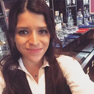 Meet your Posher, Claudia