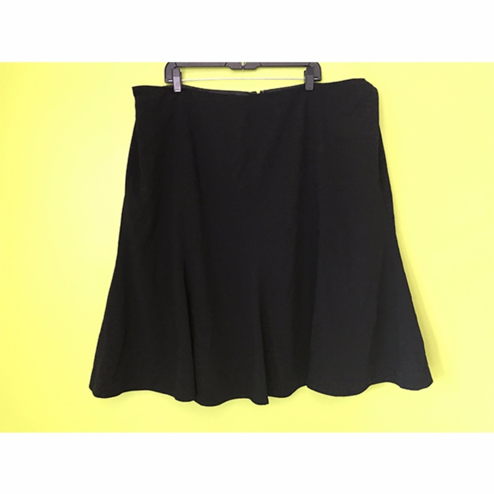 Evan Picone Stretchable Black Flare Skirt 24W