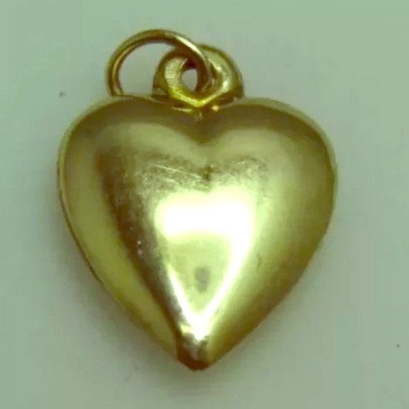 14k Plumb Yellow Gold Charm /Pendant Solid Heart