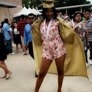 Meet your Posher, Maya