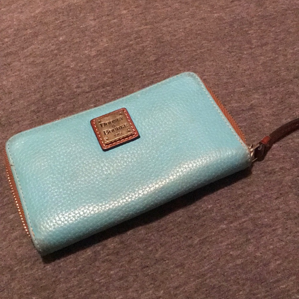 Dooney and Bourke wallet