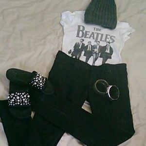 Skinny spandex black Jeans & white Beatles t-shirt
