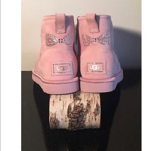 Pink crystal bow uggs
