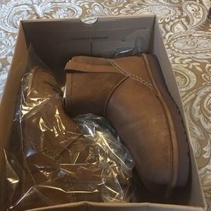 Brand new Authentic Men Ugg Boots Size 8