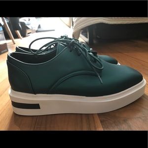 Platform sneaks in metallic teal