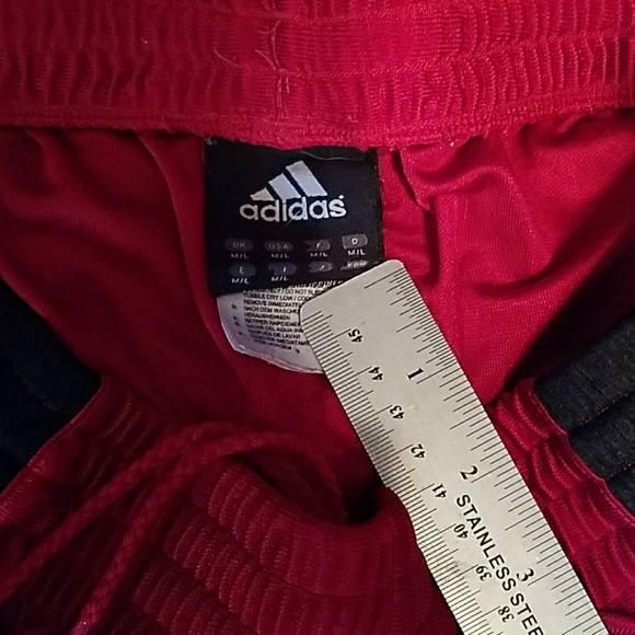 ✔Adidas -Shorts - Athletic - Mens or womans - Picture 3 of 8