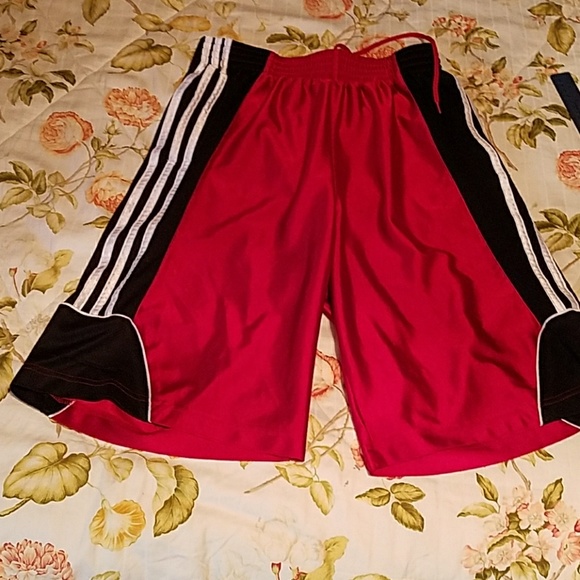 ✔Adidas -Shorts - Athletic - Mens or womans - Picture 4 of 8
