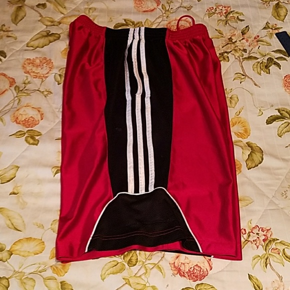 ✔Adidas -Shorts - Athletic - Mens or womans - Picture 5 of 8