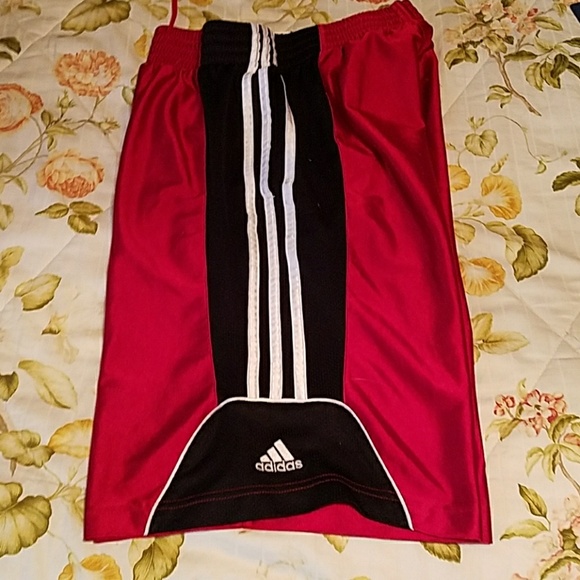 ✔Adidas -Shorts - Athletic - Mens or womans - Picture 6 of 8