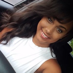 Meet your Posher, Kendra