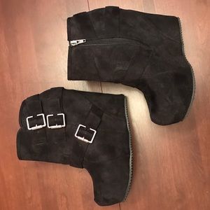 Shi by Journeys Platform Wedged Booties!