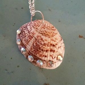 Clam shell necklace with Swarovski Crystals