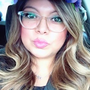 Meet your Posher, Nuvia